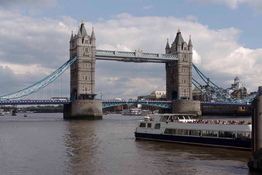 London MMB J8 Tower Bridge