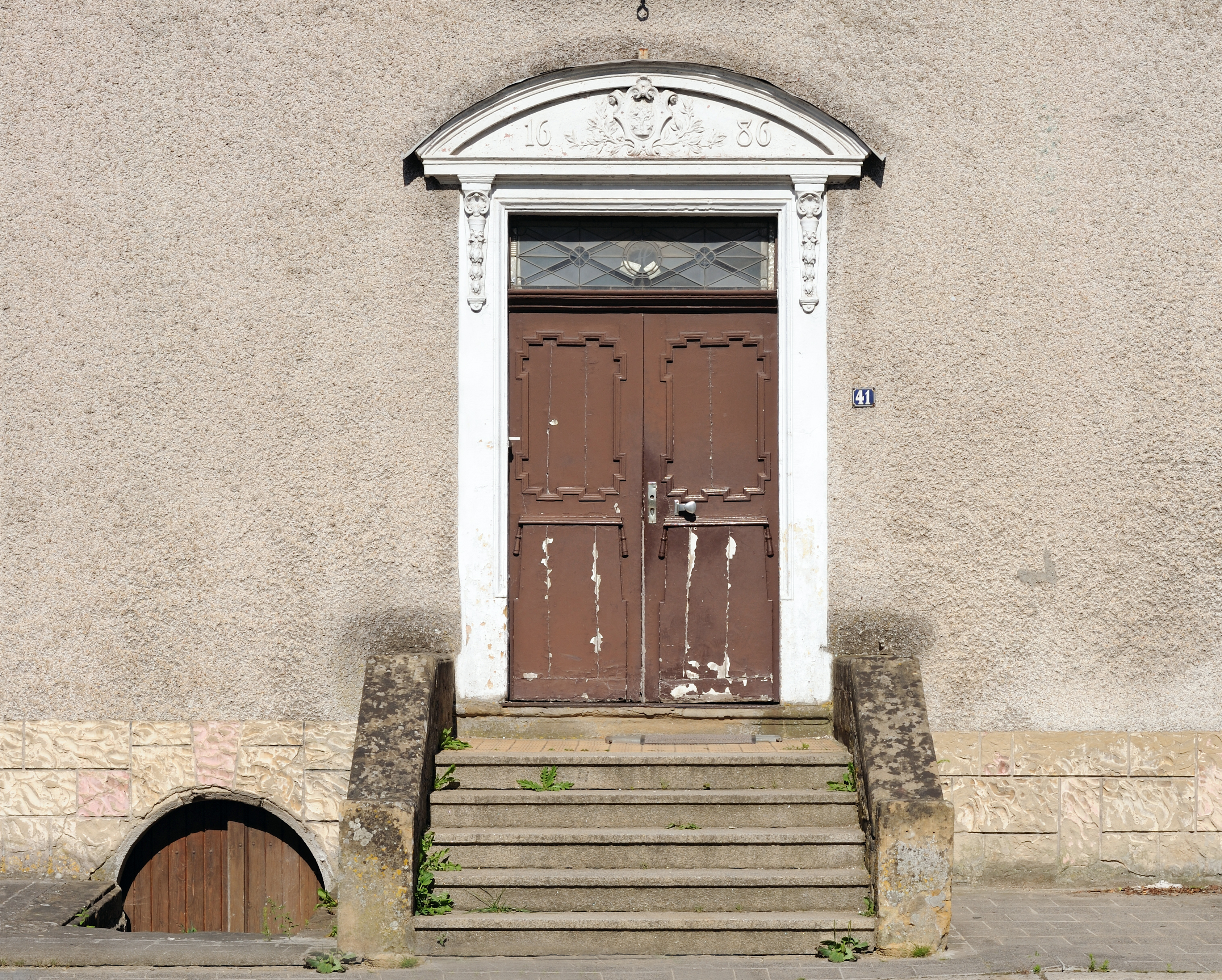 Luxembourg Lintgen Heuardt house door