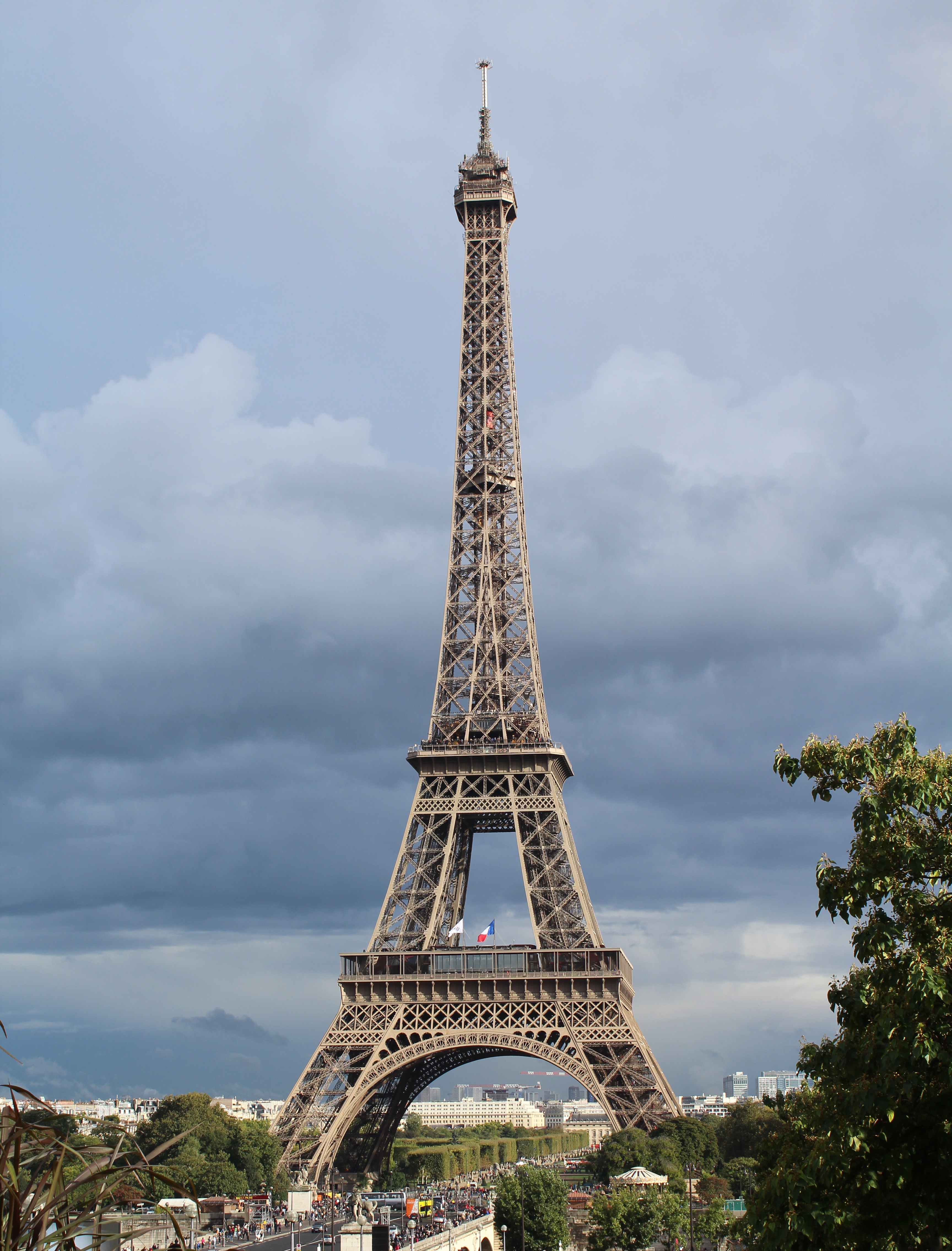 Eiffel tower (370)