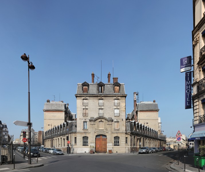 Paris, caserne Château-Landon 01