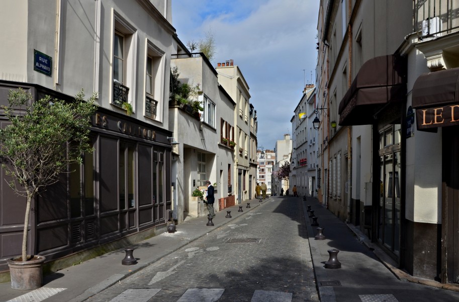 Paris Rue Alphand depuis R des 5-Diamants 2014