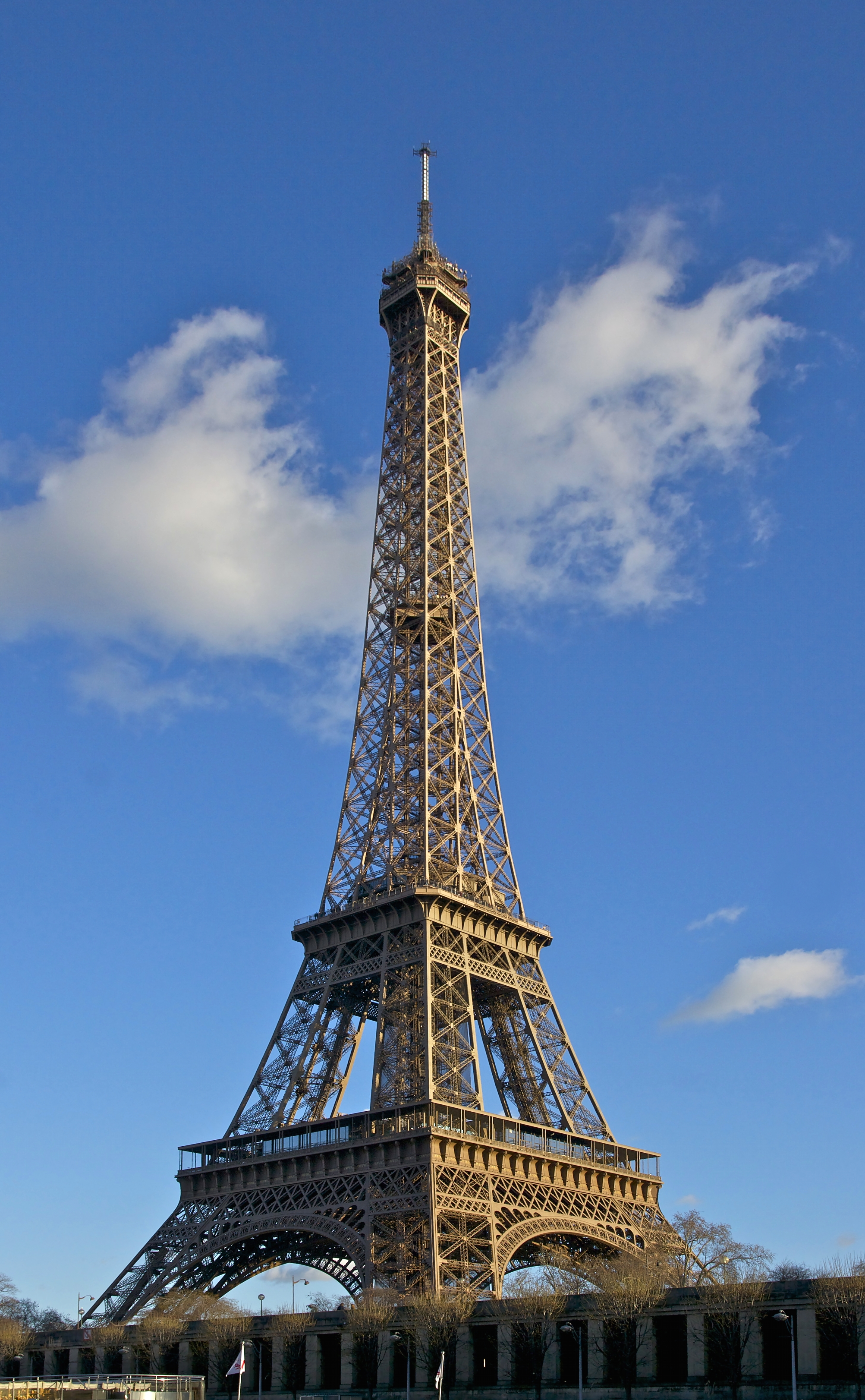 Tour Eiffel depuis un bateau sur la Seine