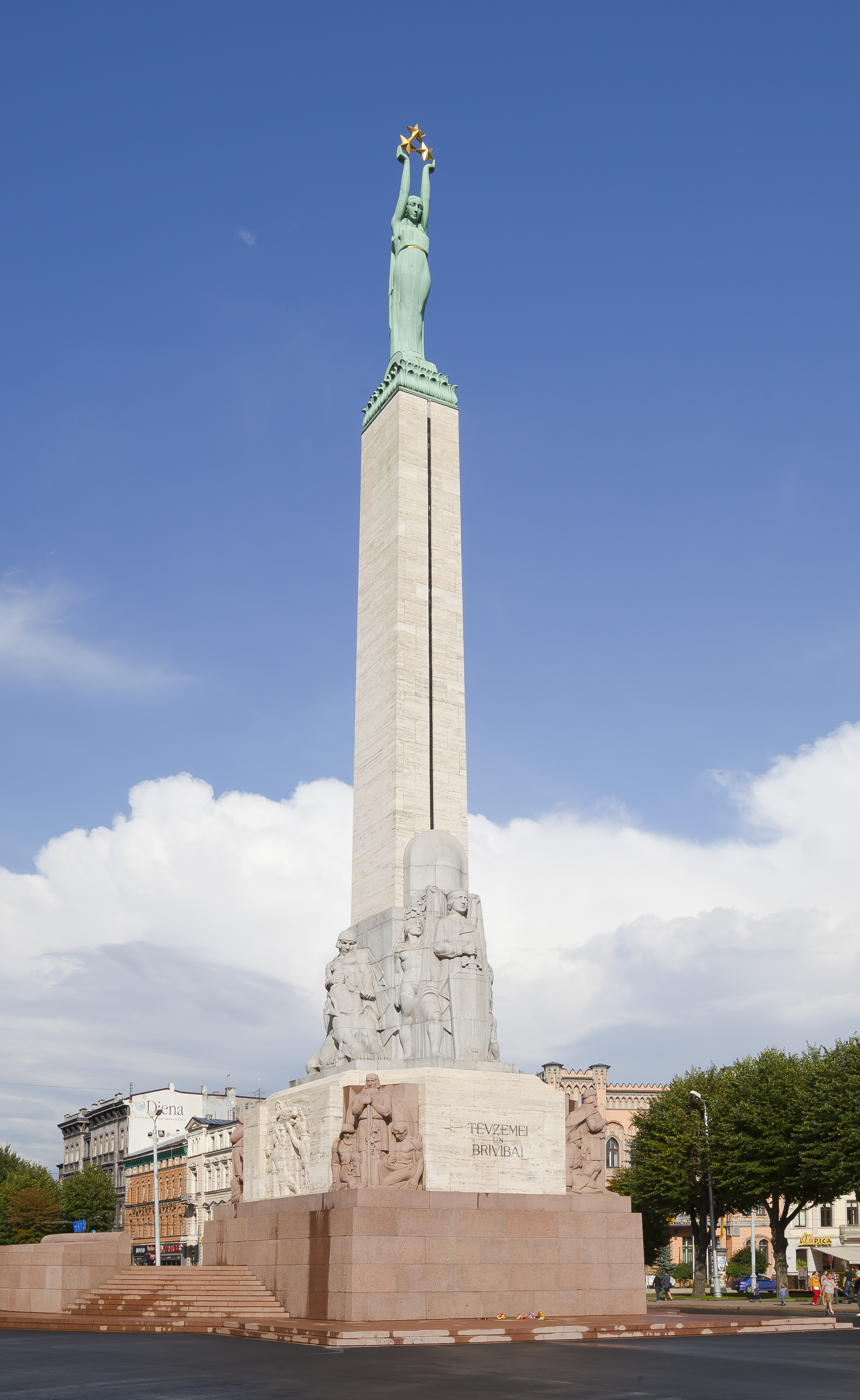 Monumento a la Libertad, Riga, Letonia, 2012-08-07, DD 03