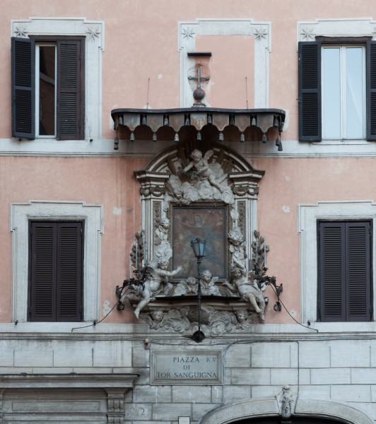 Piazza di Tor Sanguigna - Detail