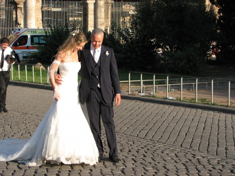 A bride and her bridegroom in Rome, Italy, European Union, August 2011, picture 35.