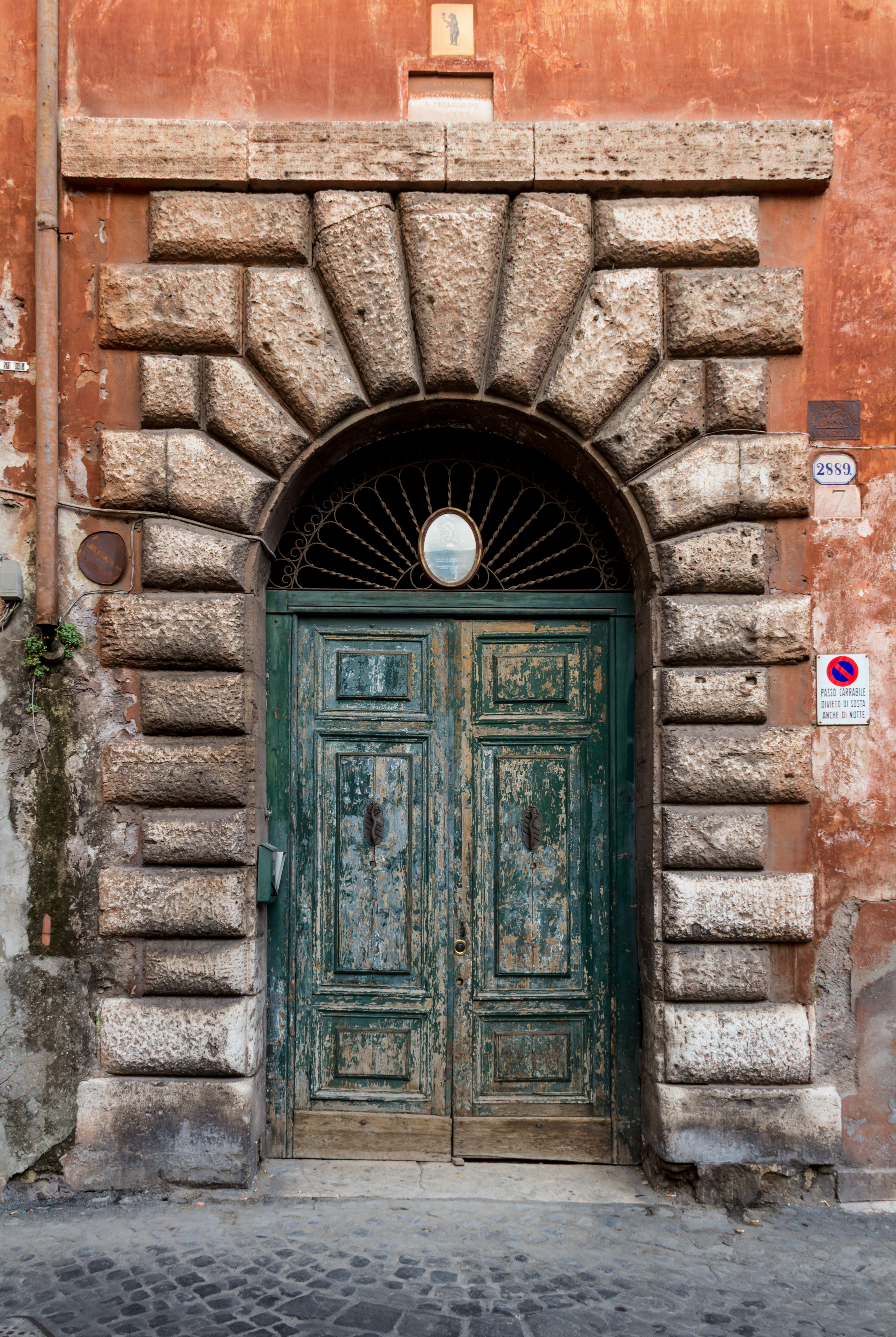 Rome (Italy), Door -- 2013 -- 3554