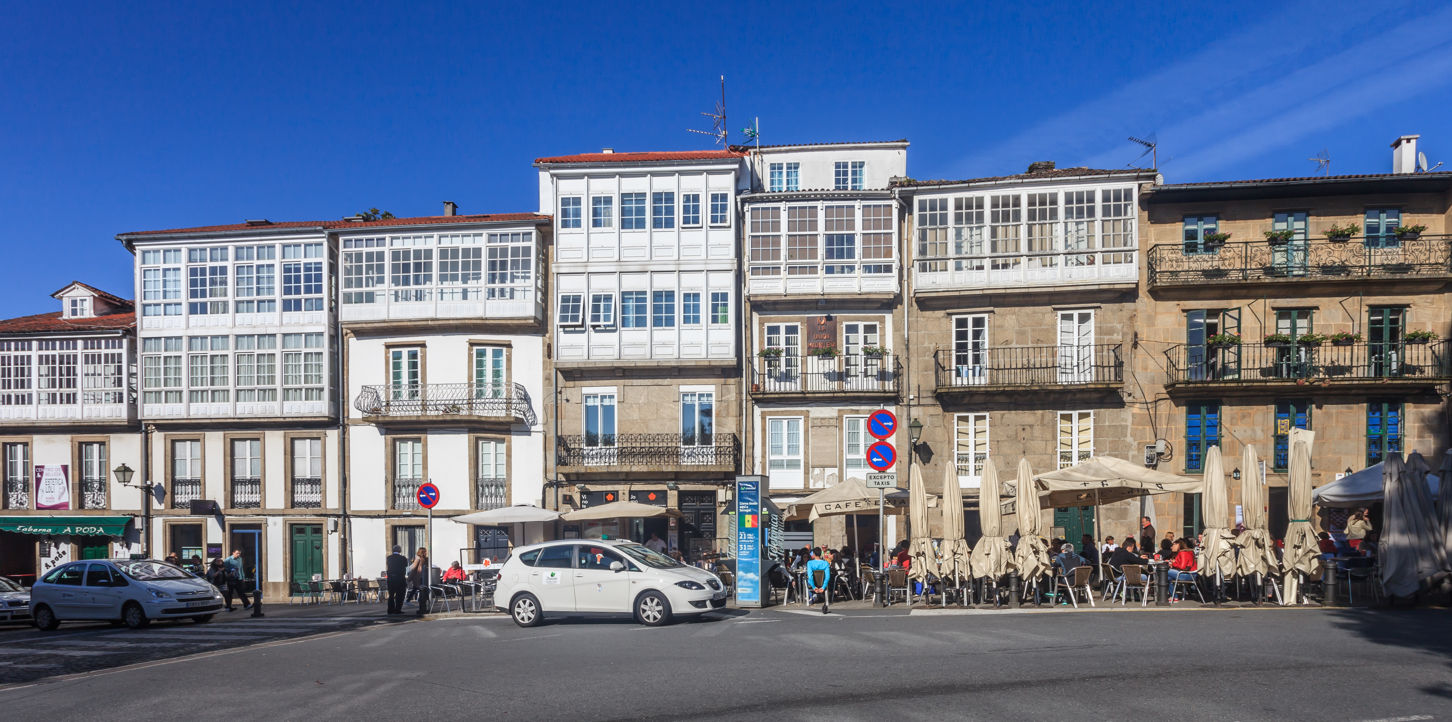 Edificios nas inmediacións de Porta Faxeira. Santiago de Compostela. Galiza 2013
