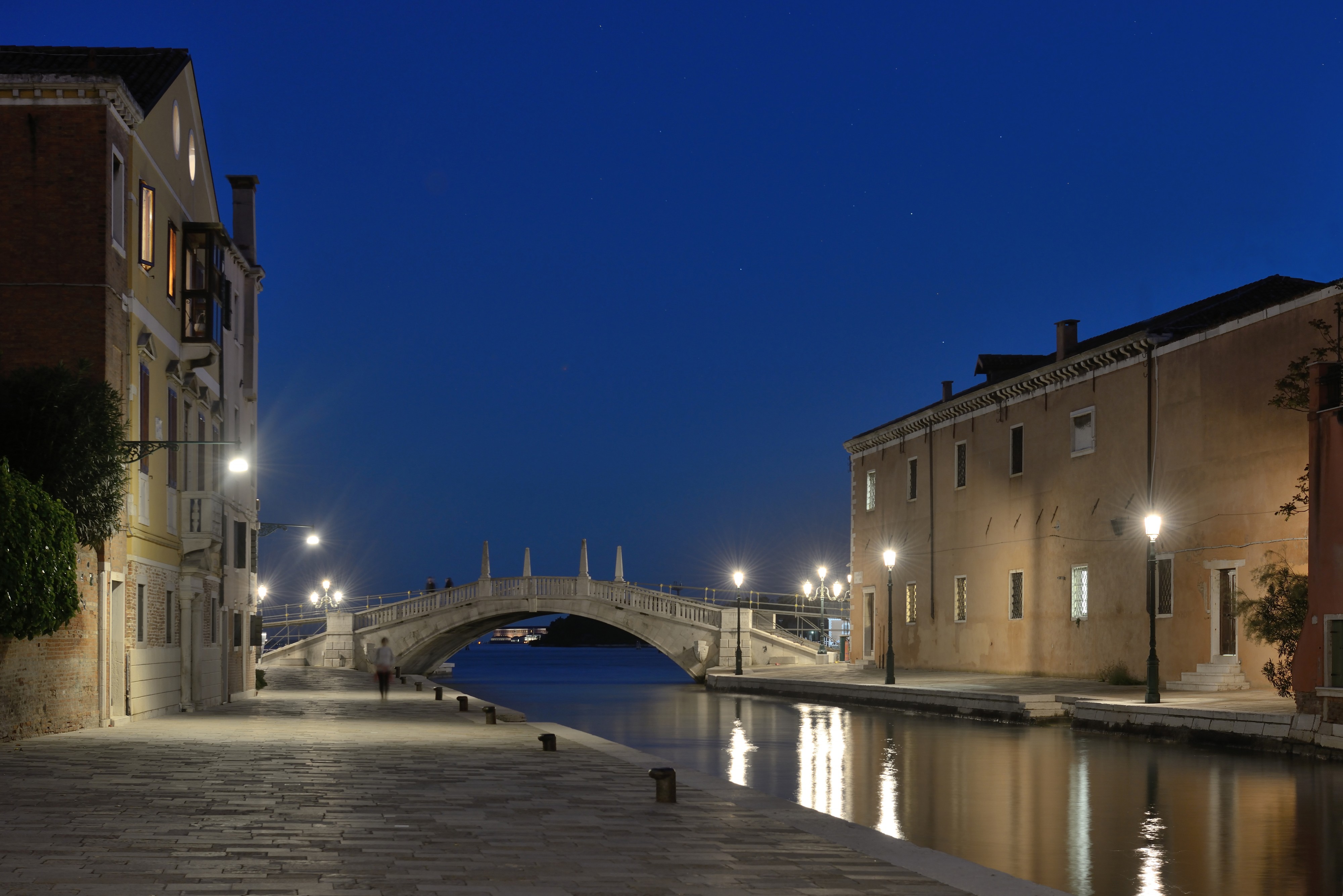 Rio de l Arsenale Ponte San Biasio Venezia notte