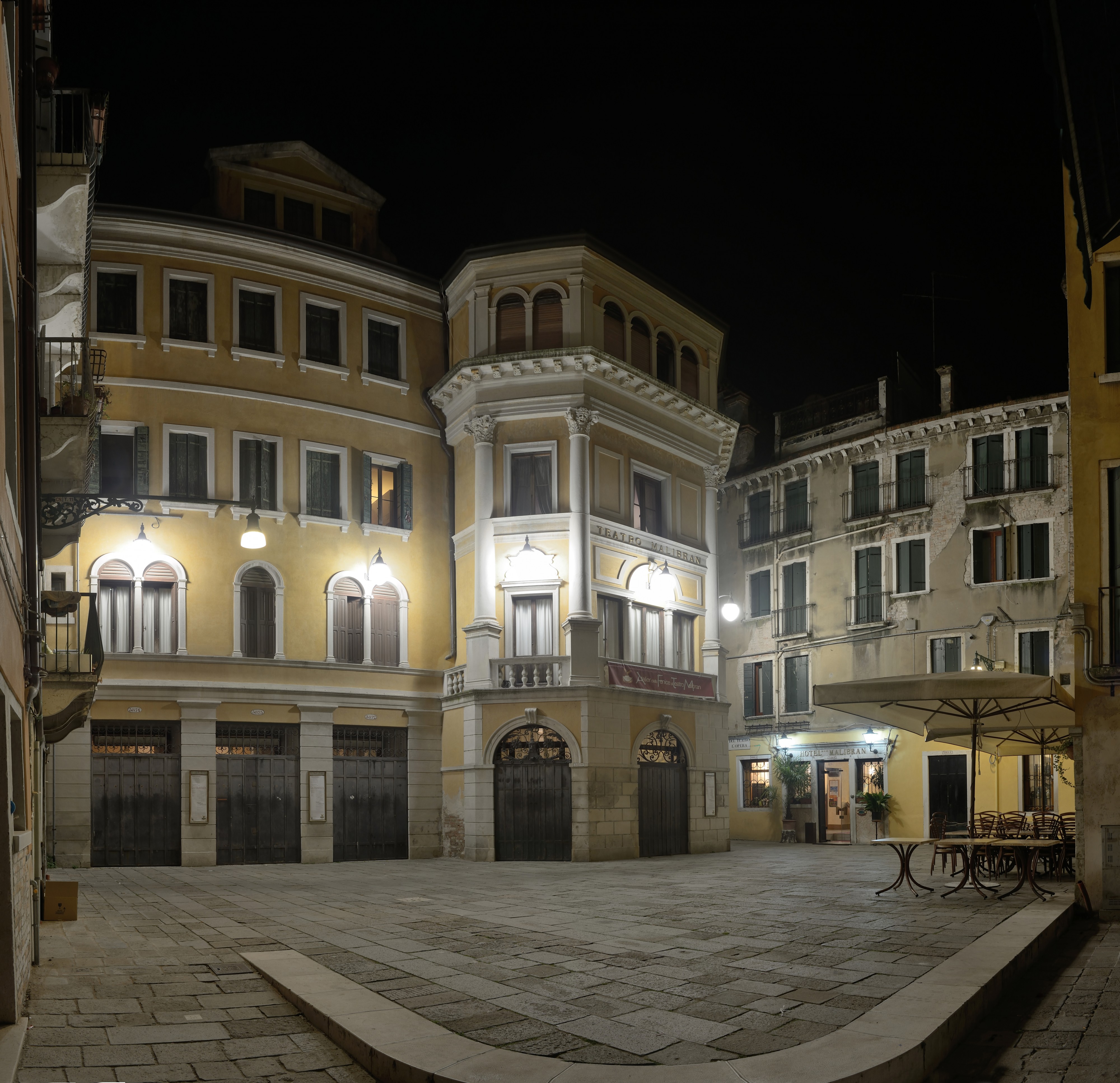 Teatro Malibran di notte Venezia 2