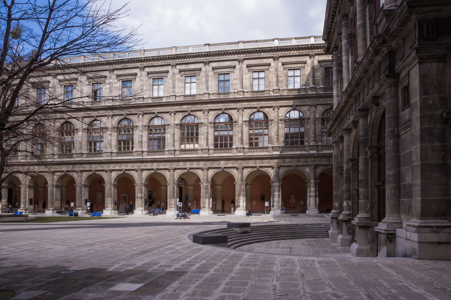Arkadenhof, University of Vienna - 0194