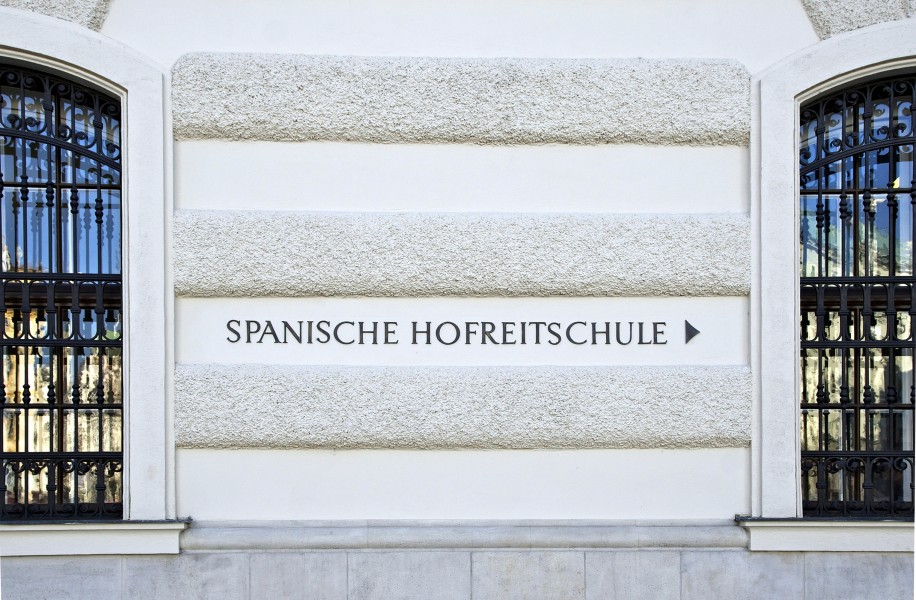 Spanische Hofreitschule Vienna entrance Hofburg