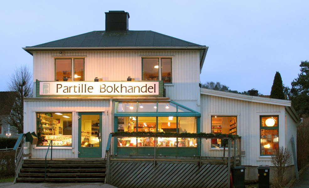 Partille-Bokhandel-butiksbyggnad-december-2009