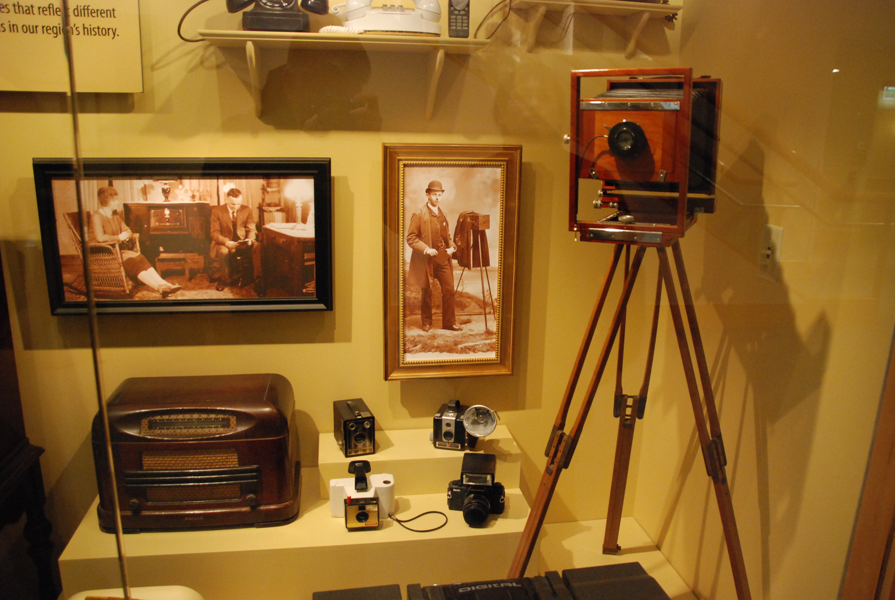 Cameras on display -- Kalamazoo Valley Museum 005 (6780371872)