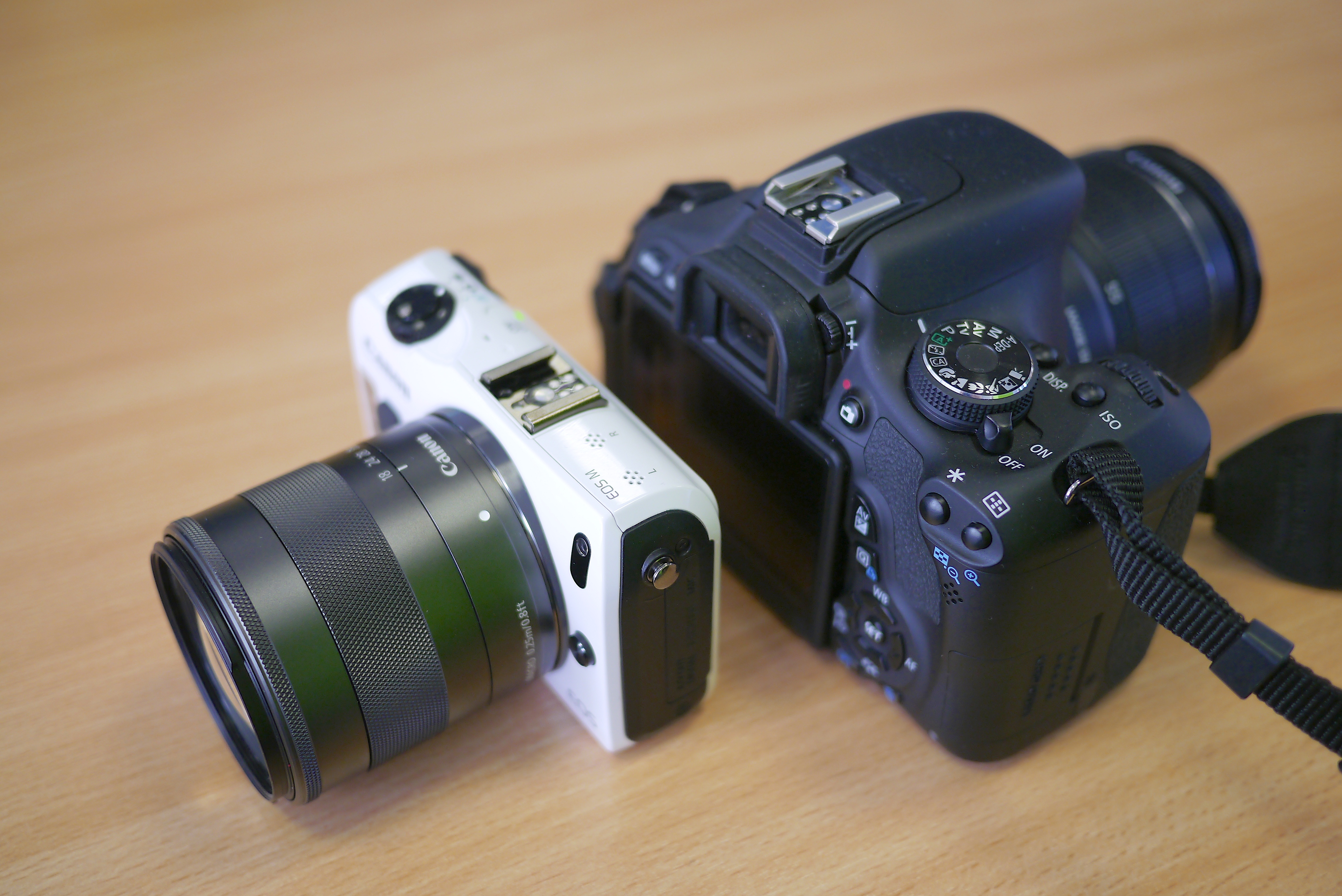 Canon EOS M vs. Canon EOS 600D