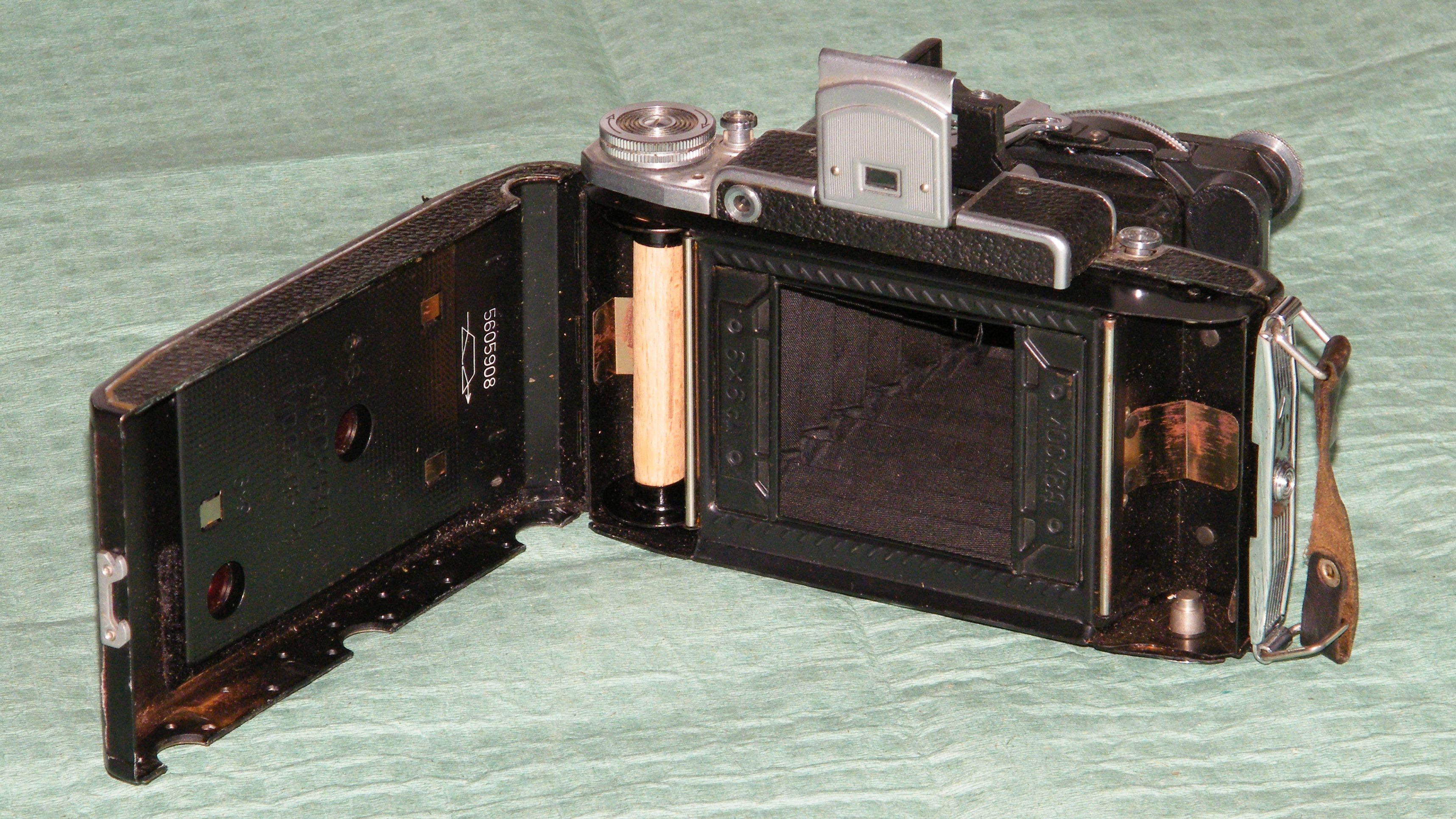 MOSKVA-4 KMZ camera 4
