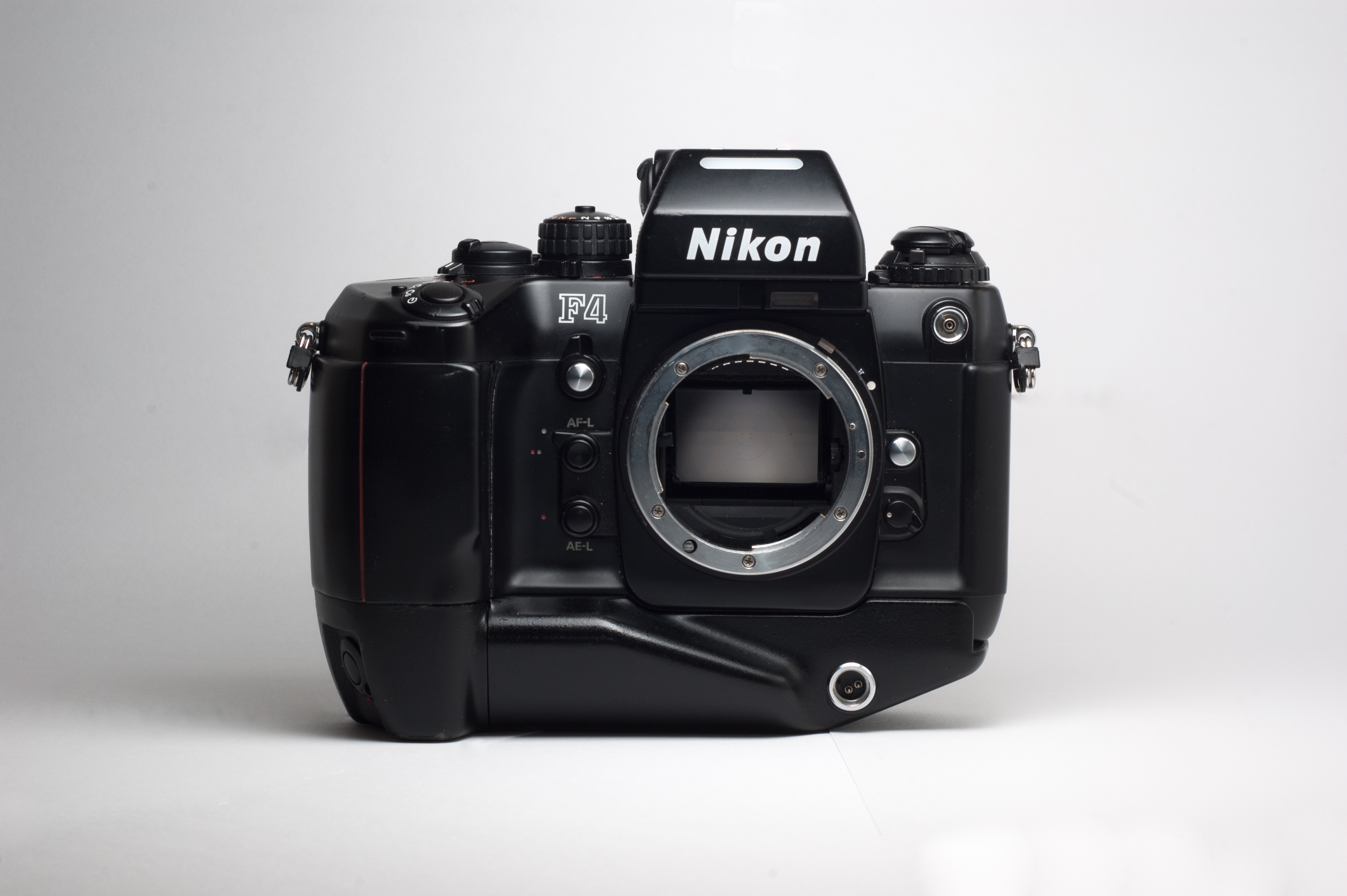 Nikon F4 with Battery Pack MB-21 (F4S)
