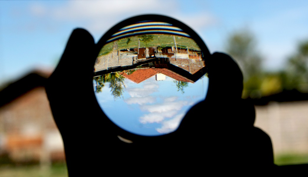 Convex lens (magnifying glass) and upside-down image