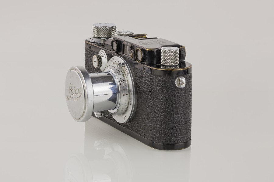 LEI0221 199 Leica III schwarz - Umbau von Leica I Sn. 25629 1930-M39 side view Objektivdeckel-5931 hf-Bearbeitet