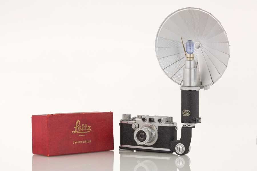 LEI0440 19o Leica IIIf chrom - Sn. 580566 1951-52-M39 front view mit Stabblitzleuchte und Verpackung Version 2-6048 hf