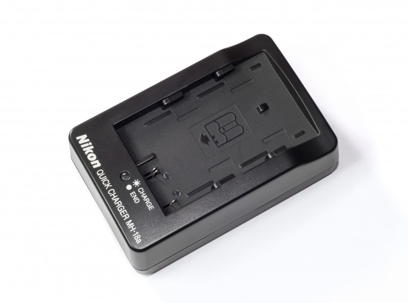 Nikon MH-18a battery charger