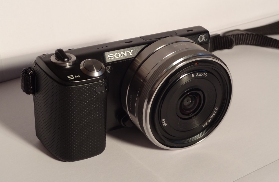 Sony NEX-5N with pencake 16