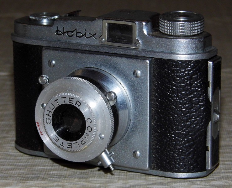 Vintage Hobix Fixed Focus Camera, Made By Tougodo In Japan In The 1950s, Only 3-7-8 Inches Wide (13390362174)