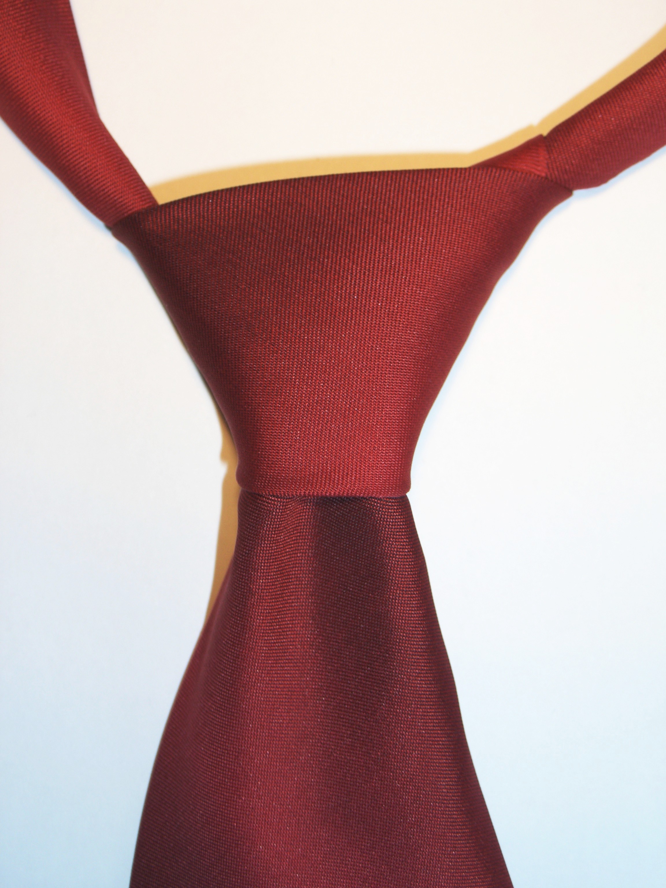Necktie Half-Windsor knot