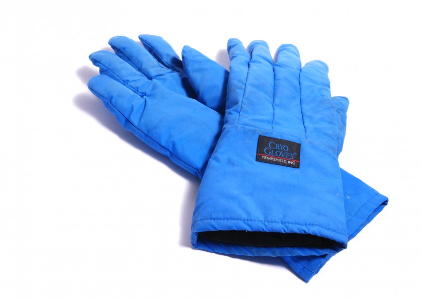 Cryo protecting gloves