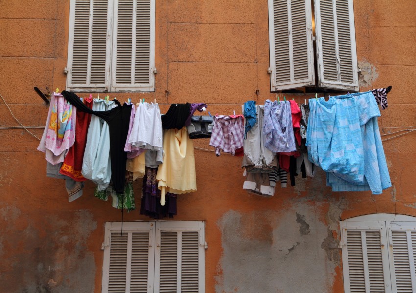 Marseille Panier Drying Laundry