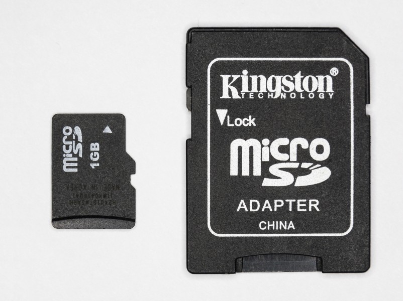 2015 Karta microSD z adapterem SD