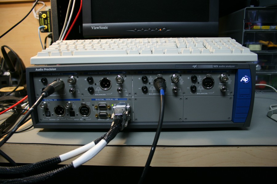 APx525 audio analyzer