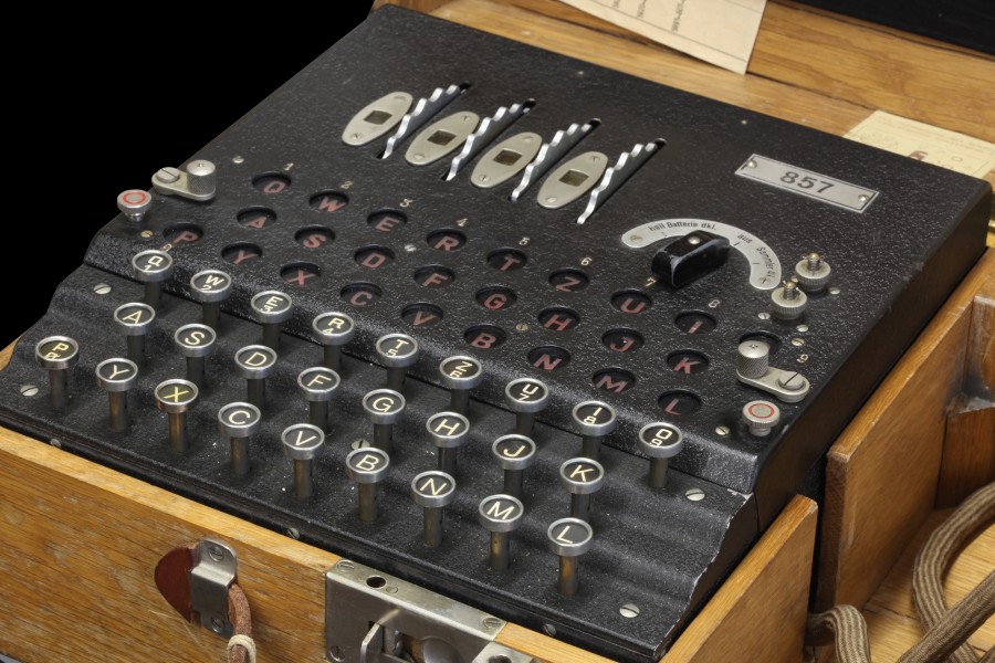 Enigma-IMG 0486-black