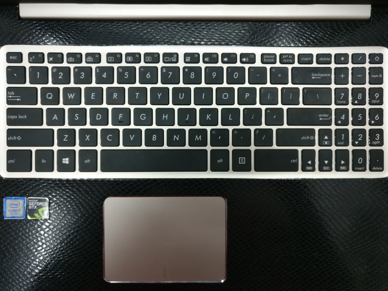 Keyboard and trackpad of asus vivobook pro 15