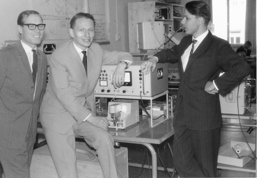 Manfred Börner Physiker 1961 mit Kollegen im Telefunken Forschungsinstitut Ulm-2