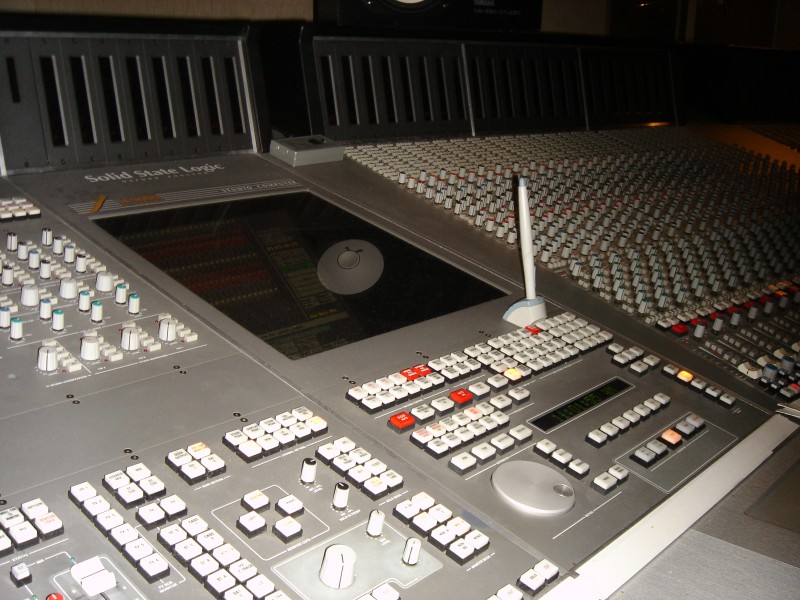 SSL 9000 J 96-ch, flatpanel display - left view, Studio 9000, PatchWerk Recording Studios, 2007