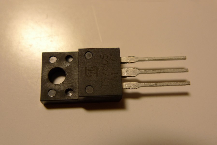 TS7805 voltage regulator