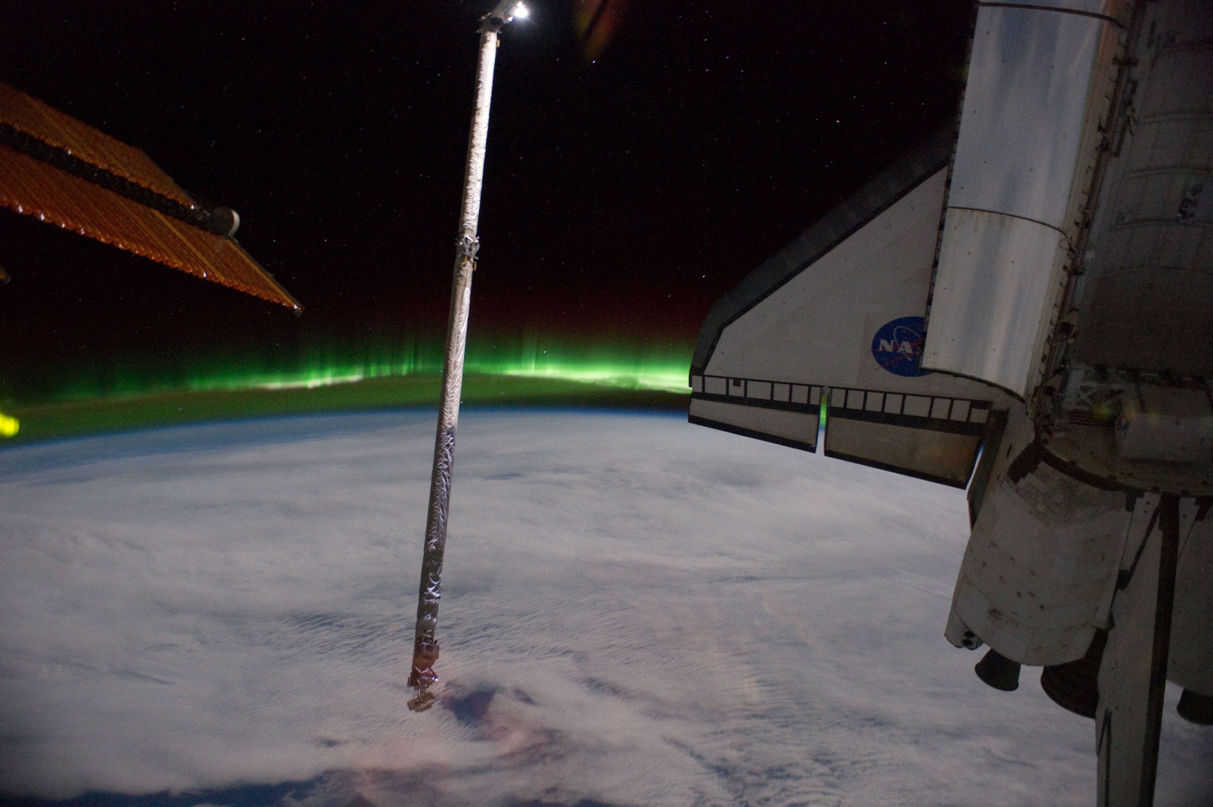 STS-135 ISS-28 Southern Lights