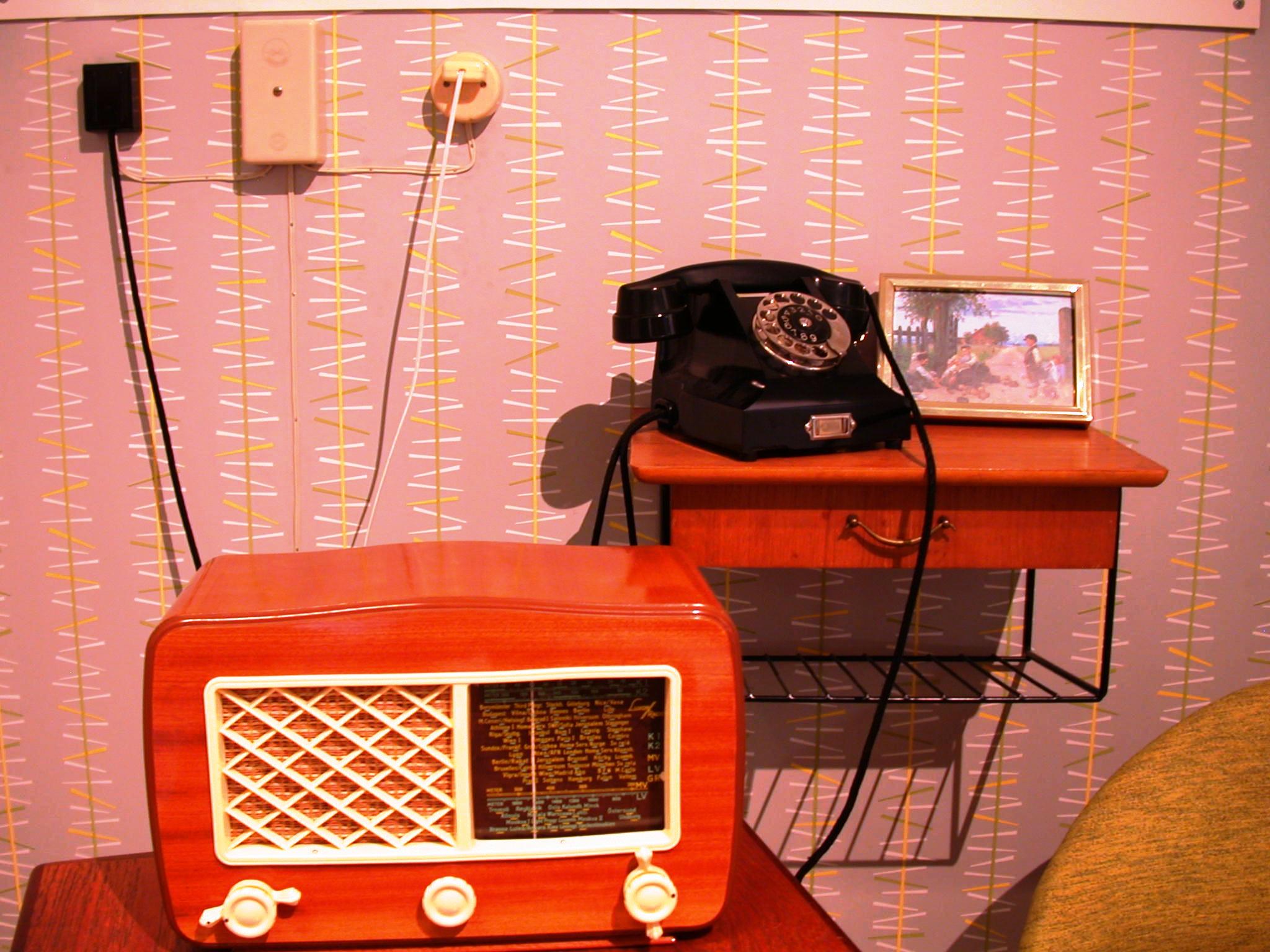 Swedish wire radio and phone setup 2