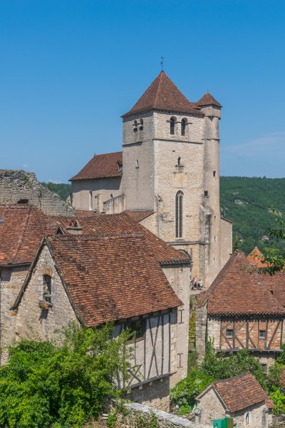 View of the church of Saint-Cirq-Lapopie 04