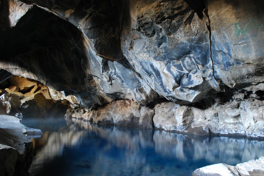 Grjótagjá caves in summer 2009 (2)