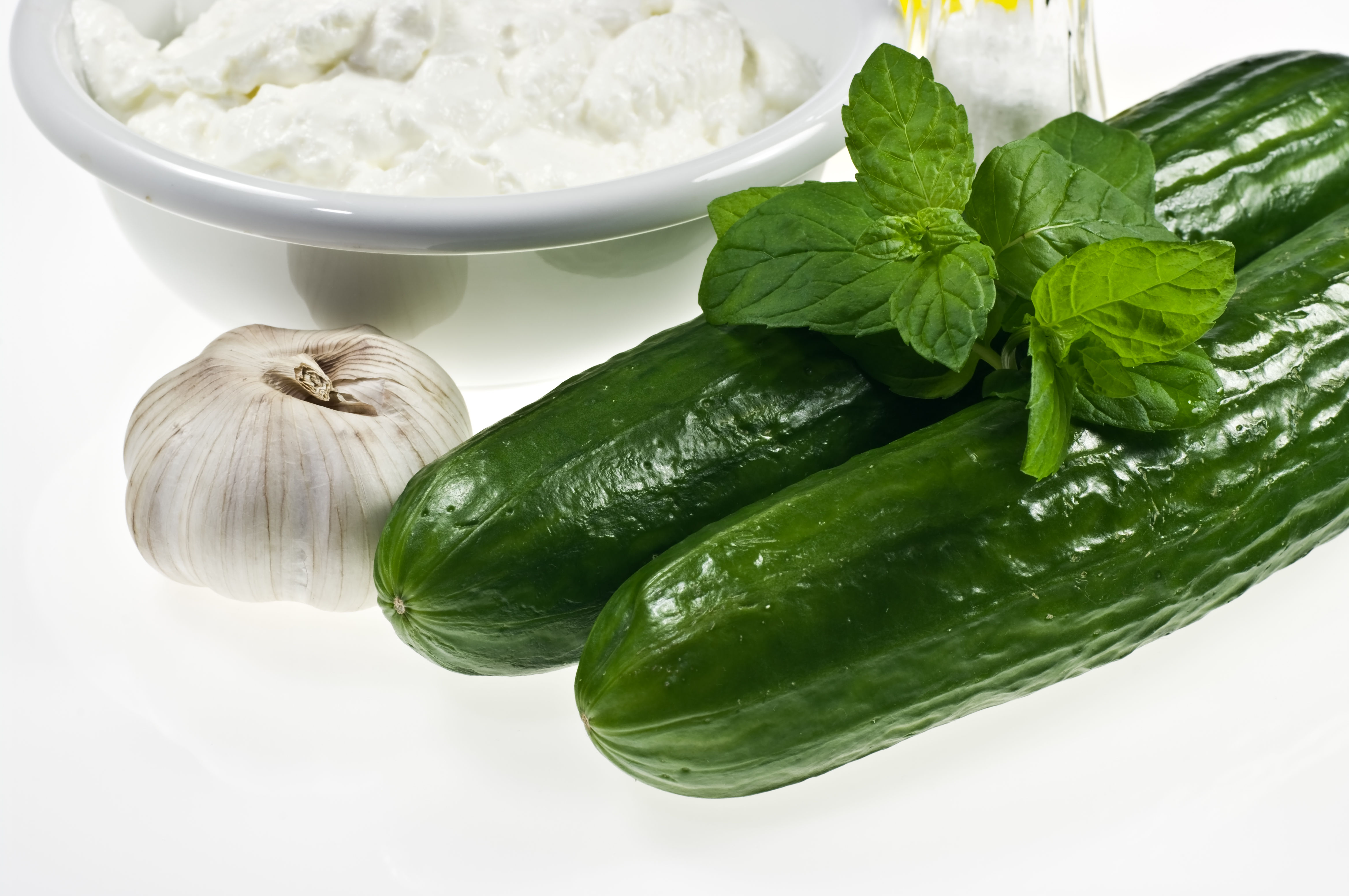 Greek yoghurt cucumbers garlic