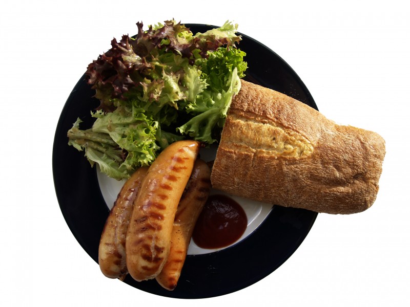 Flickr - cyclonebill - Pølser, salat og brød