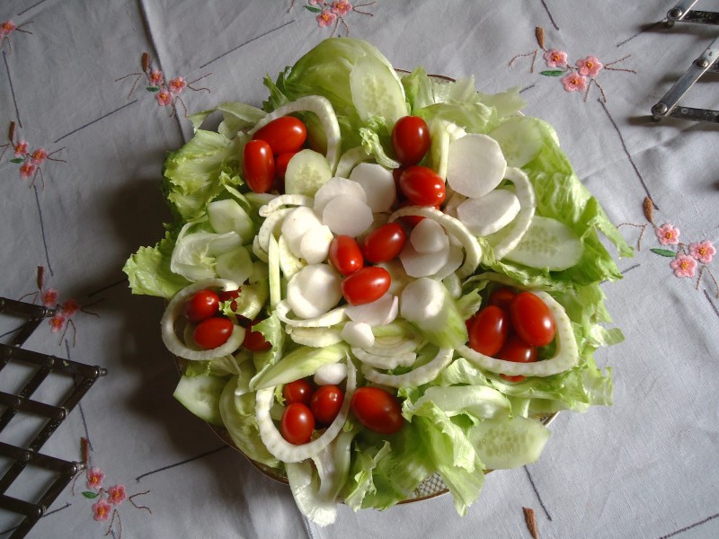 Salad dish