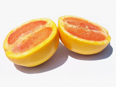 A sliced grapefruit (Citrus paradisi)