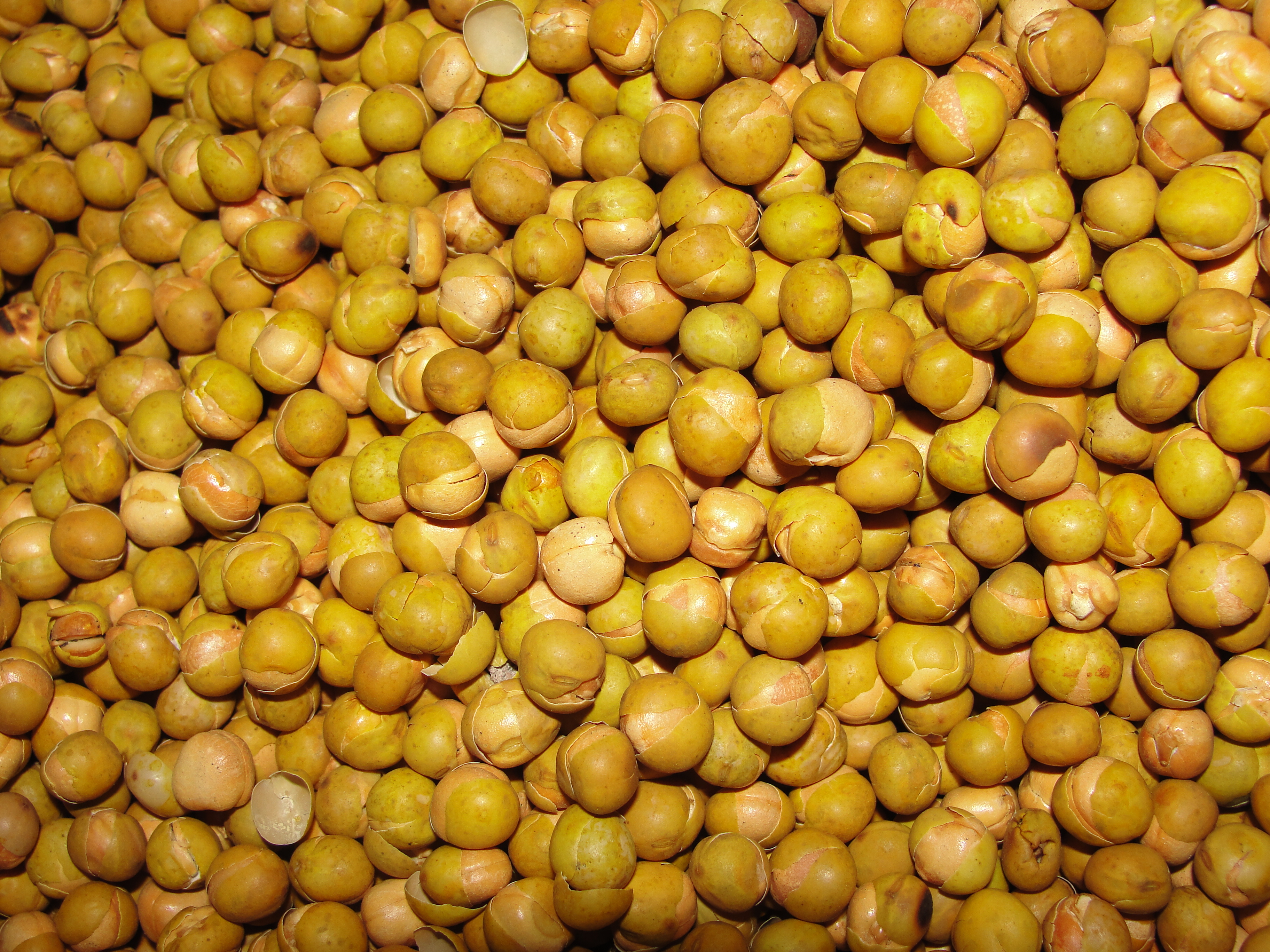 A photo of roasted peas