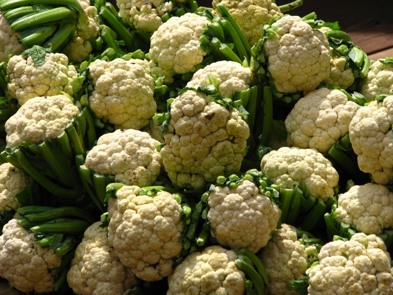 India - Koyambedu Market - Cauliflower 01 (3986199101)