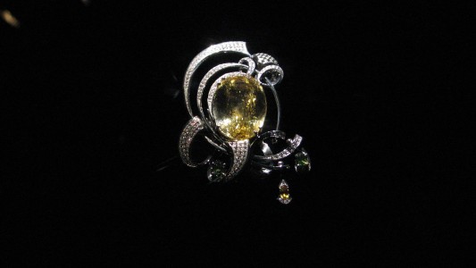 wla_hmns_sapphire_and_diamond_brooch.jpg