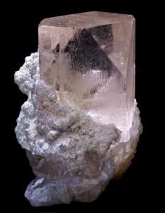 Pink topaz - Yunu Village, Shigar, Gilgit District, Northern Areas, Pakistan - (3x1.6cm)
