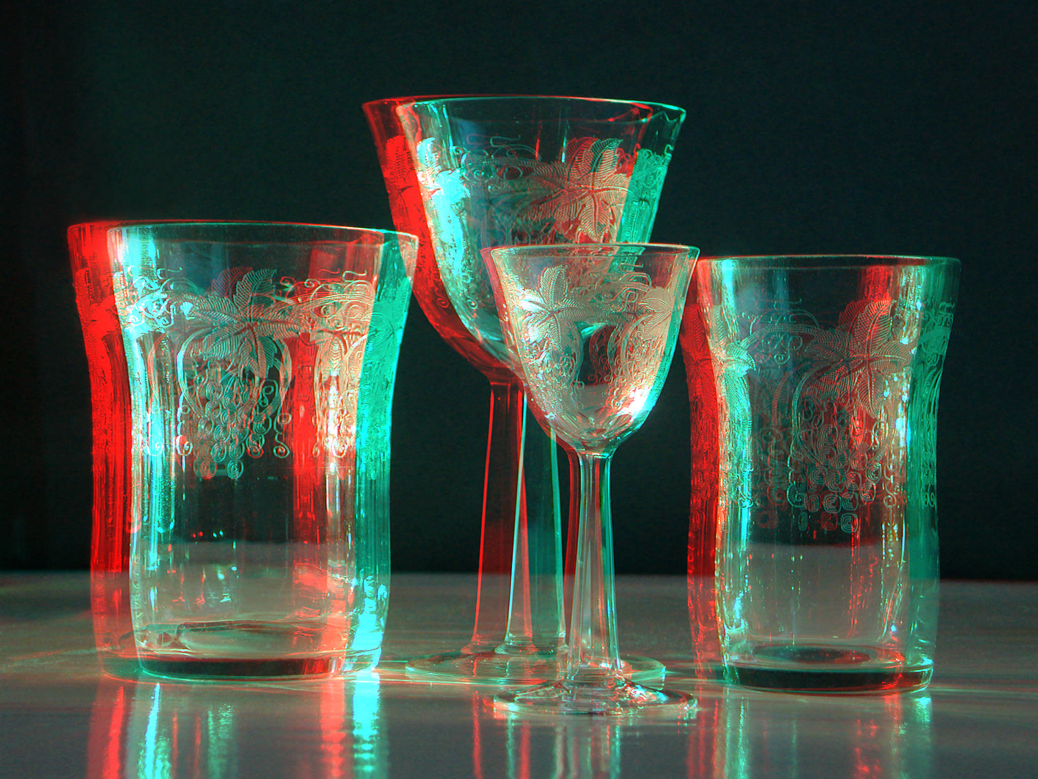 Etched glass anaglyph