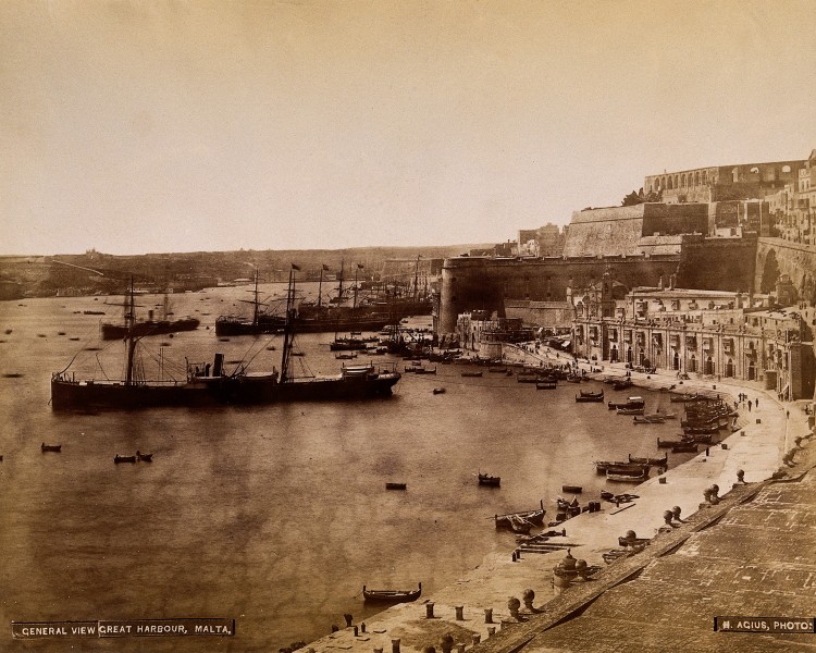 Malta; view of the harbour and adjacent buildings. Photograp Wellcome V0037538